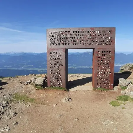 アパート Lucashof Millstaettersee ミルシュタット